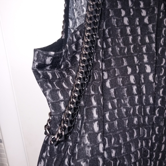 Guess Women's Double metallic
Gothic biker “CHAINLINK" tunic tank black Gray XXS - Picture 10 of 13